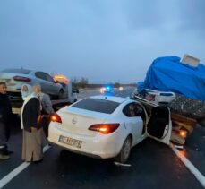 Adıyaman'da kamyonete arkadan çarpan otomobildeki 5 kişi yaralandı