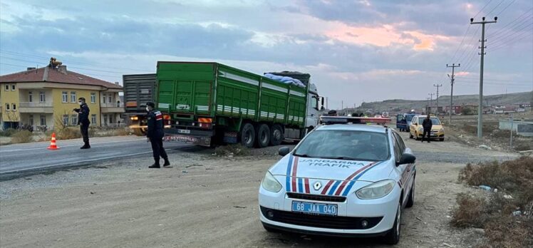 Aksaray'da kamyonun çarptığı lise öğrencisi ağır yaralandı