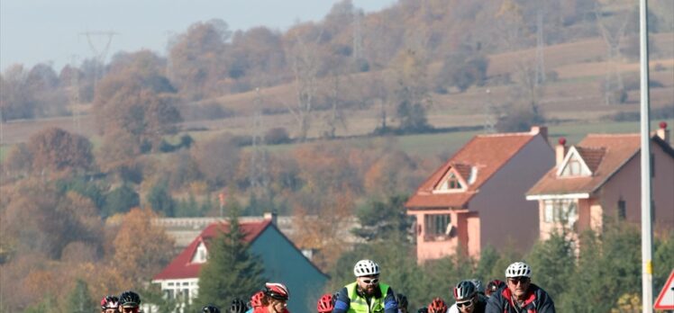 “Ata'ya saygı” için pedal çeviren bisikletliler Bolu'ya ulaştı