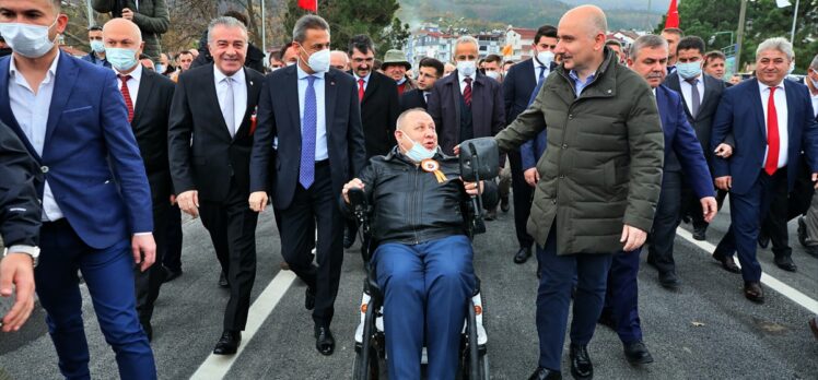 Ayancık ilçesinde sel felaketinde yıkılan Terminal Köprüsü hizmete açıldı