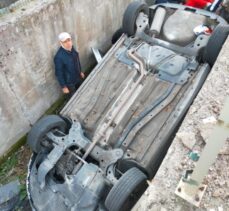 Balıkesir'de su kanalına devrilen otomobildeki 3 kişi yaralandı