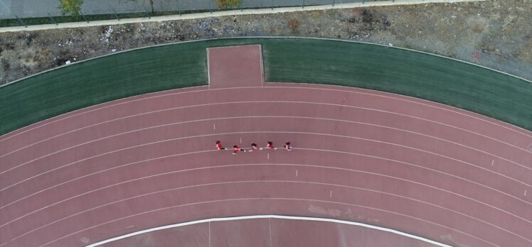 Bingöllü kızların atletizmdeki yeteneği okuldaki başarılarını da artırdı