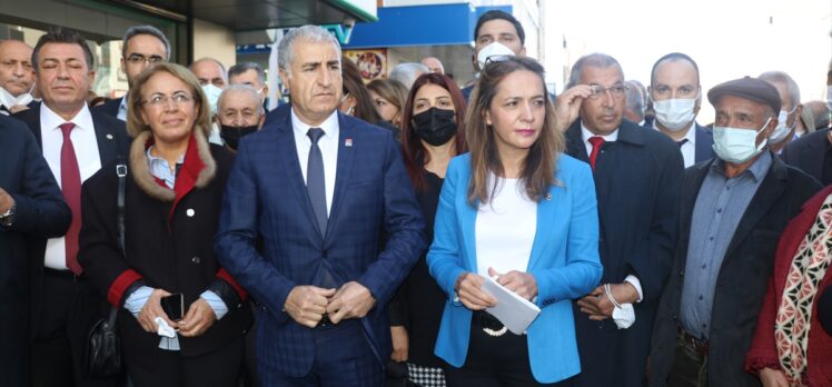 CHP Genel Başkan Yardımcısı İlgezdi, Erzincan'da esnafı ziyaret etti