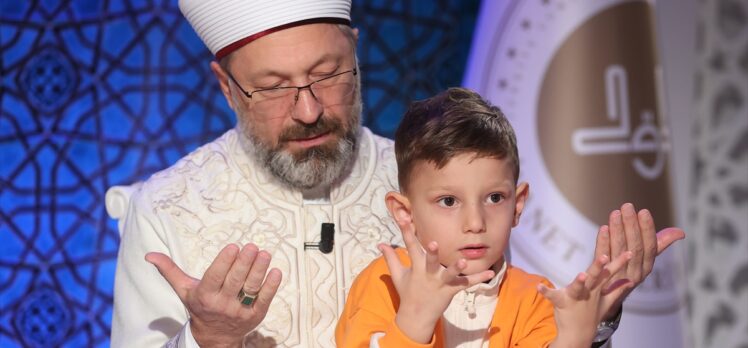 Diyanet İşleri Başkanı Erbaş, “Aile: Sevgi, Şefkat ve Merhamet” programına katıldı