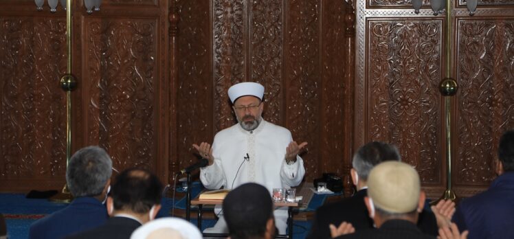 Diyanet İşleri Başkanı Erbaş, Bingöl Ulu Cami'de hutbe irat etti: