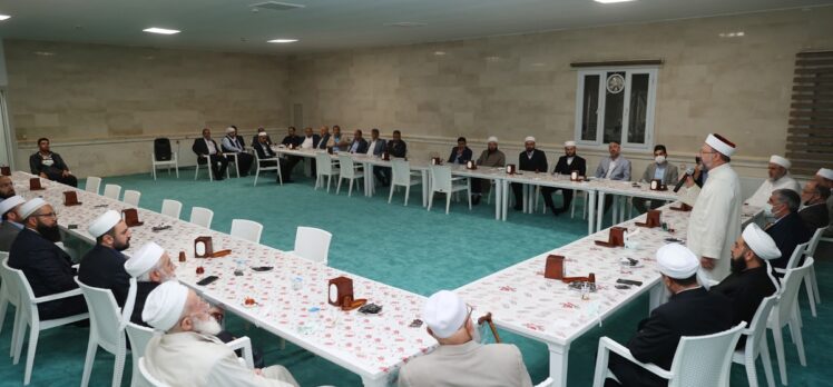 Diyanet İşleri Başkanı Erbaş, Şanlıurfa’da kanaat önderleri ile bir araya geldi: