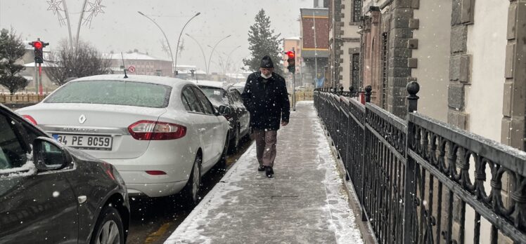 Erzurum ve Kars kar yağışıyla beyaza büründü