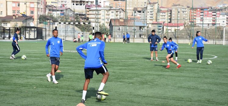 Hakkari'de kadın futbolcuların başarısı, kız çocuklarını bu branşa yöneltti