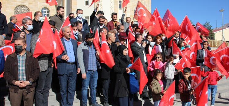 Hakkarili şehit ailelerinden İYİ Partili Türkkan'a tepki yürüyüşü