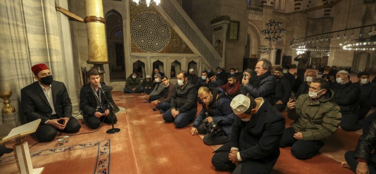 İstanbul'da Sezai Karakoç için Kur’an-ı Kerim okundu