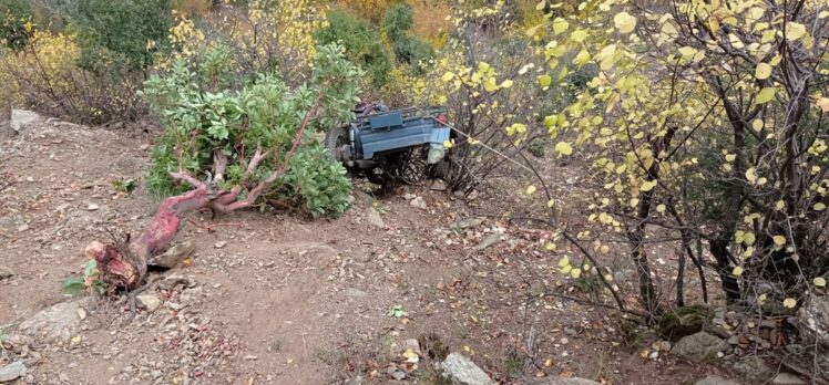 Kahramanmaraş'ta sepetli motosikletin devrilmesi sonucu bir kişi öldü, iki kişi yaralandı