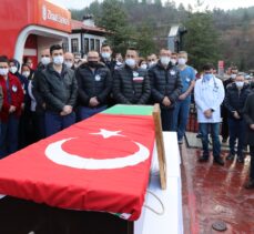 Kastamonu'da Kovid-19 nedeniyle ölen doktor için çalıştığı hastanede tören düzenlendi