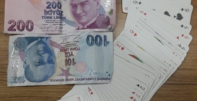 Kayseri'de kumar oynayanlara 6 bin 680 lira ceza