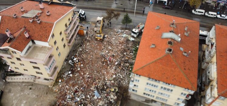 Keçiören'deki Onbirler Apartmanı'nda yıkım çalışması tamamlandı