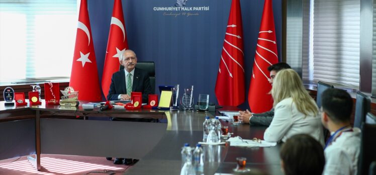 Kılıçdaroğlu, Kızılçullu Bilim ve Sanat Merkezi öğrencilerini kabul etti