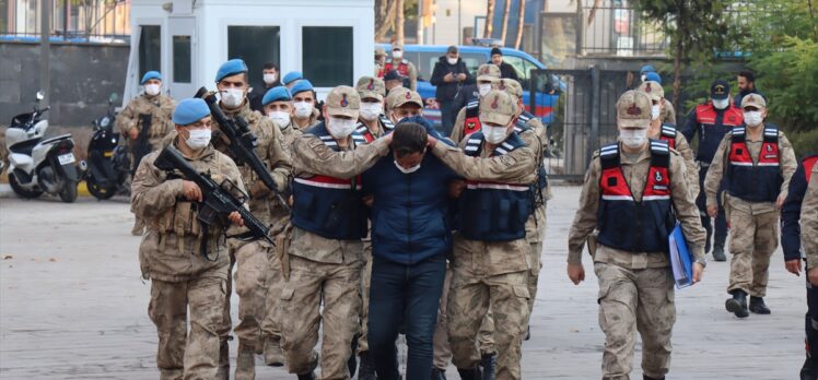 Kilis'te bir askeri şehit ettikleri iddiasıyla gözaltına alınan 5 şüpheli adliyede