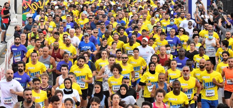 Lübnanlılar, başkent Beyrut'ta düzenlenen maratonda “umut” için koştu