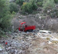 Manisa'da şarampole devrilen elektrikli bisikletteki 2'si çocuk 4 kişi yaralandı