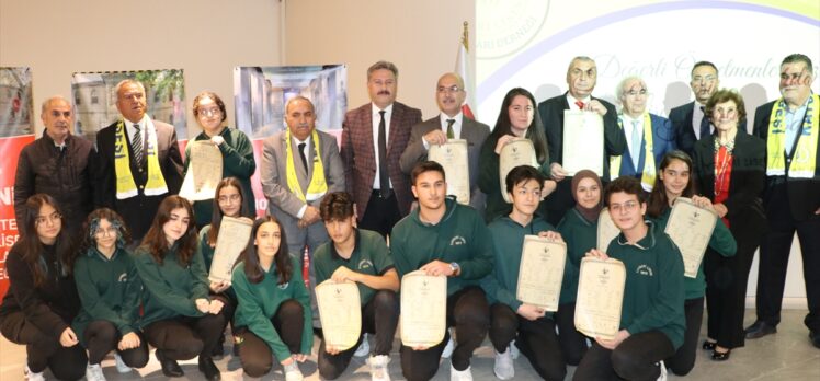 Mezun olamayan şehit öğrencilerin diplomaları,  100 yıl sonra temsili olarak lise öğrencilerine verildi