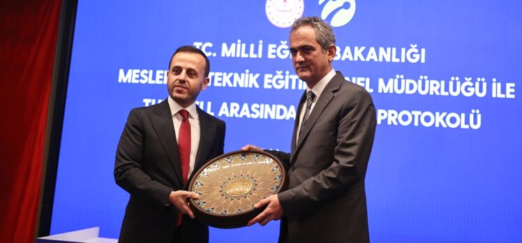 Milli Eğitim Bakanı Özer, Turkcell ile “Geleceği Yazanlar-Gençlere Yatırım, Geleceğe Yazılım” imza protokolünde konuştu: