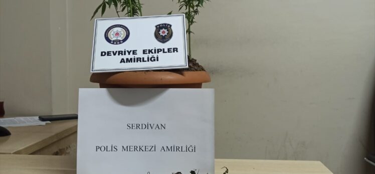 Sakarya'da bir evde uyuşturucu ele geçirildi, 5 zanlı yakalandı