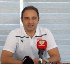 Samsunspor Teknik Direktörü Çapa: “Şu anda fiziksel olarak ligin gerisindeyiz”