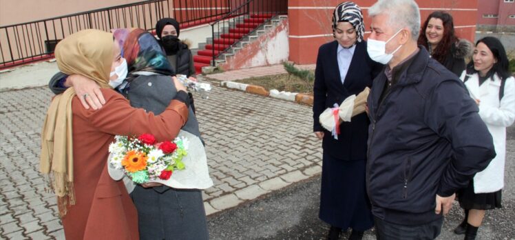 Şefika öğretmene ilk Öğretmenler Günü'nde duygulandıran sürpriz