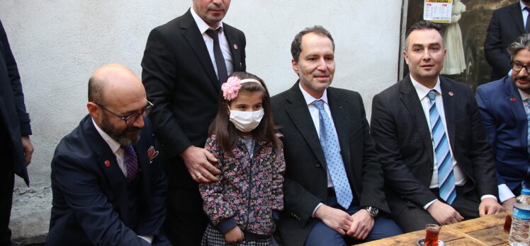 Yeniden Refah Partisi Genel Başkanı Erbakan, Kütahya'da esnafı ziyaret etti:
