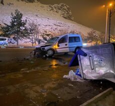 Afyonkarahisar'da hafif ticari aracın çarptığı iki yayadan biri öldü, diğeri yaralandı