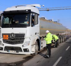 Ağrı'da kış lastiği denetiminde 33 sürücüye ceza kesildi