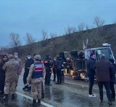 Amasya'da tur otobüsünün devrilmesi sonucu 27 kişi yaralandı