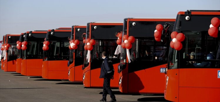 Ankara Büyükşehir Belediyesinin yeni otobüslerinin teslimatı dolayısıyla tören düzenlendi