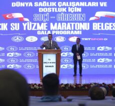 Bakan Kasapoğlu, Soçi-Giresun Yüzme Maratonu Belgeseli'nin galasına katıldı: