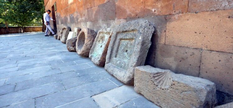 Bitlis'in tarihine ışık tutan eserler müzeye dönüştürülen tarihi binada sergileniyor