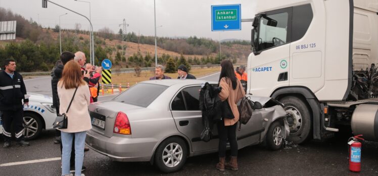 Bolu'da LPG yüklü tanker ile otomobil çarpıştı, 2 kişi yaralandı