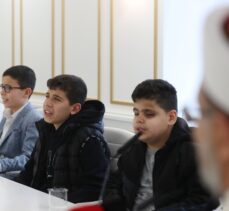 Diyanet İşleri Başkanı Erbaş görme engelli öğrencileri kabul etti