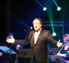 Edirne'de Yunus Emre anma etkinlikleri kapsamında Ahmet Özhan konser verdi