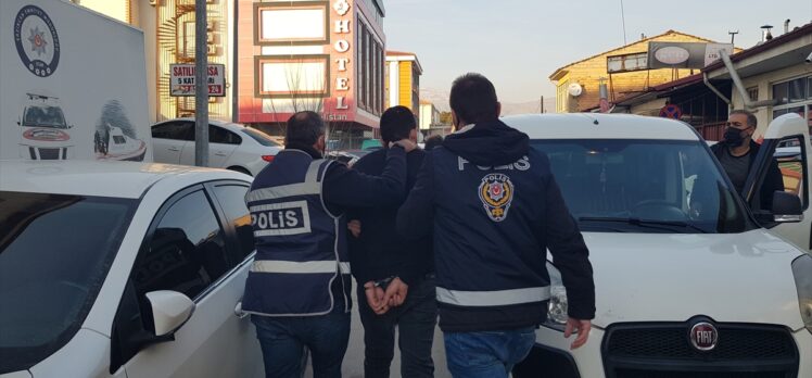 Erzincan'da öğretmen ablasını bıçaklayarak öldüren zanlı adliyeye sevk edildi