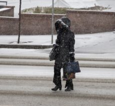 Erzurum ve Ardahan'da yoğun kar yağışı etkili oluyor