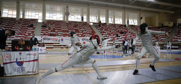 Eskişehir'deki flöre şampiyonası devam ediyor