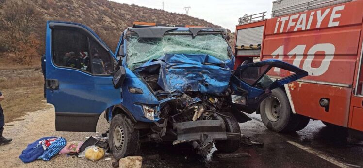 Eskişehir'deki trafik kazasında 1 kişi öldü, 2 kişi yaralandı