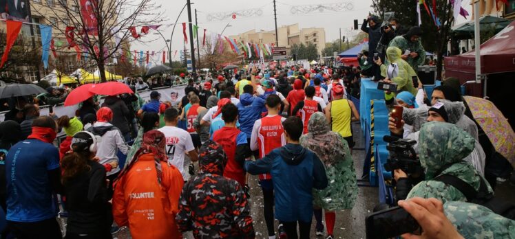 Gaziantep'te “Gazi Yarı Maratonu” başladı