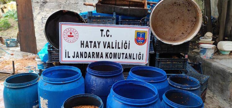 Hatay'da 2 bin 390 litre sahte içki ele geçirildi