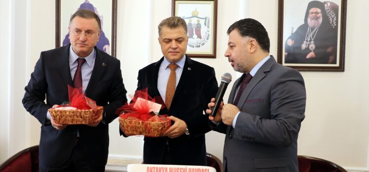 “Hoşgörü kenti” Hatay'da, kiliseye Noel ziyareti gerçekleştirildi