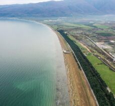 İznik Gölü'nün bazı bölümlerinde su çekilmesi 50 metreyi aştı