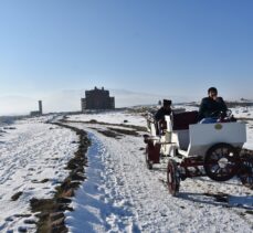 Kars'taki Ani Ören Yeri'nde elektrikli fayton hizmet vermeye başladı