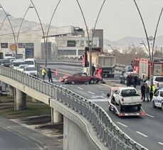 Kayseri'de otomobil ile pikabın çarpıştığı kazada 4 kişi yaralandı