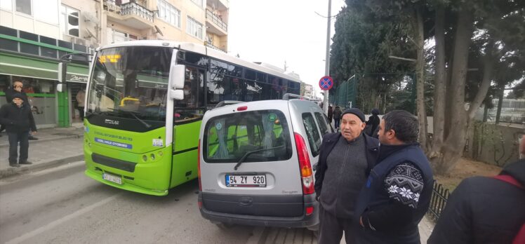 Kocaeli'de özel halk midibüsünün çarptığı 3 yaya yaralandı