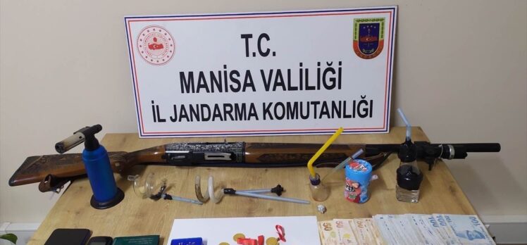 Manisa'da 2 hırsızlık şüphelisi tutuklandı