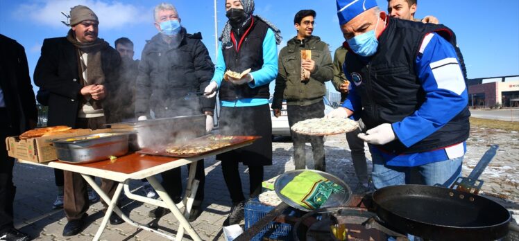 Nevşehir'de “Balık Ekmek Şenliği”nde öğrencilere hamsi ikram edildi